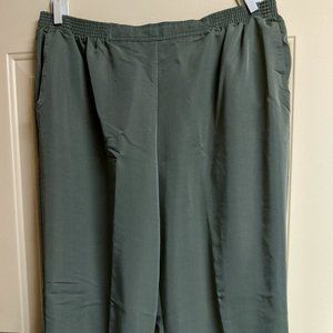 Alfred Dunner 22w Olive Elastic waist pants